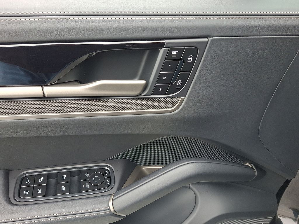 Thumbnail: 2026 Porsche Cayenne - 14