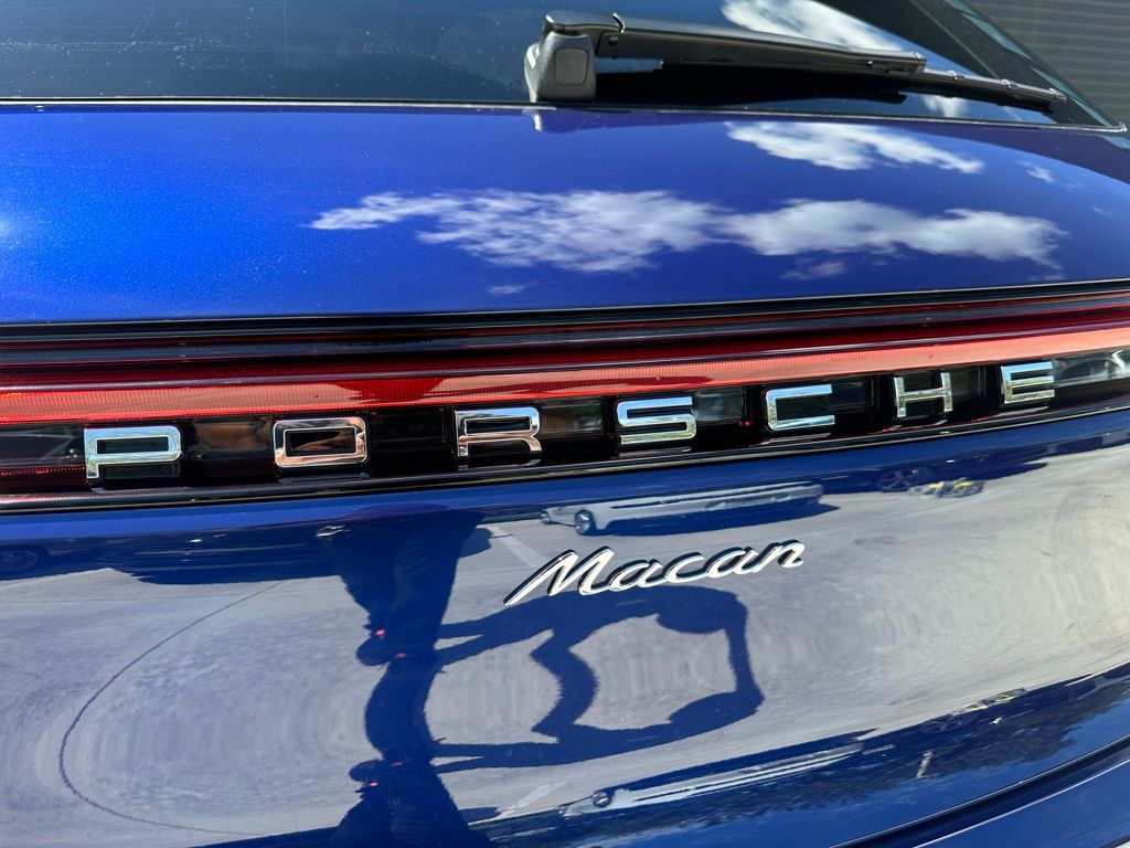 Thumbnail: 2025 Porsche Macan - 12