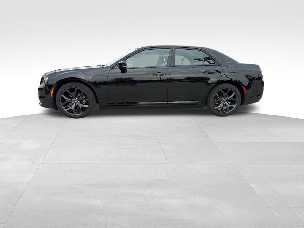 2023 Chrysler 300 S 5