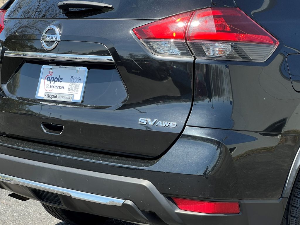 2018 Nissan Rogue SV
