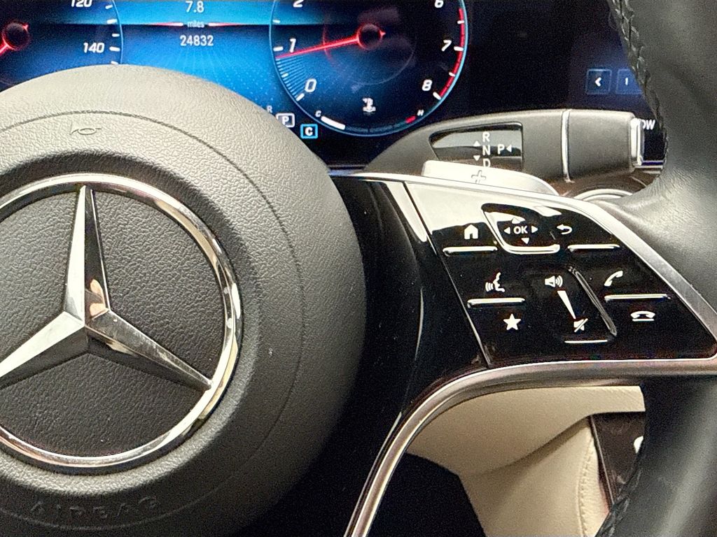 Thumbnail: 2022 Mercedes-Benz E-Class - 12