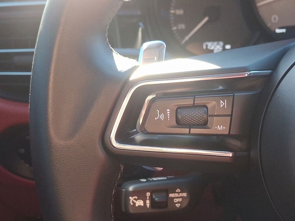 Thumbnail: 2024 Porsche Macan - 23