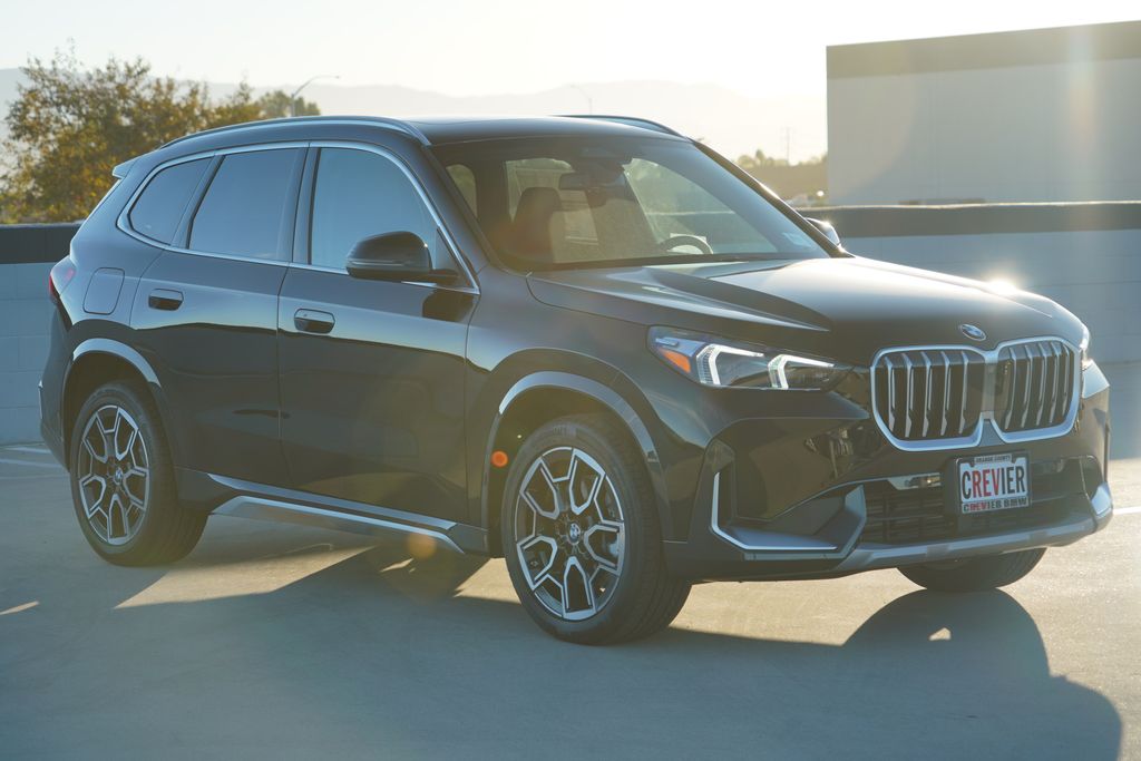 Thumbnail: 2027 BMW X1 - 3