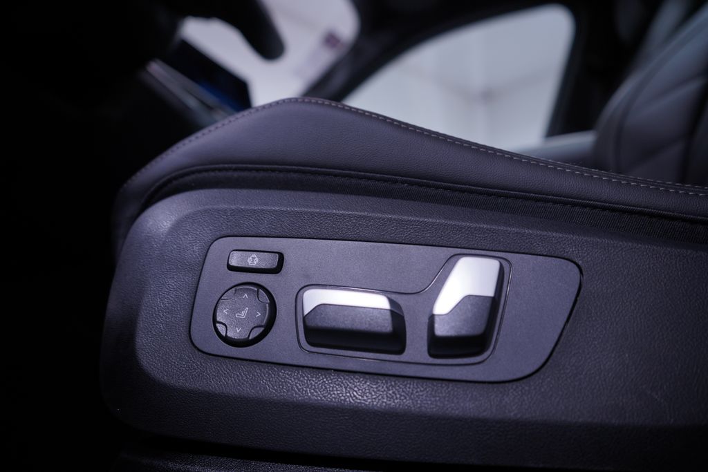 Thumbnail: 2026 BMW X5 - 12