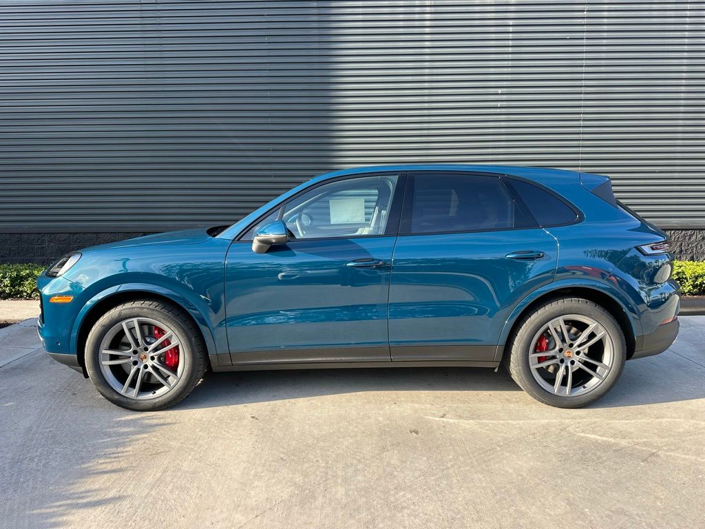 Thumbnail: 2026 Porsche Cayenne - 2