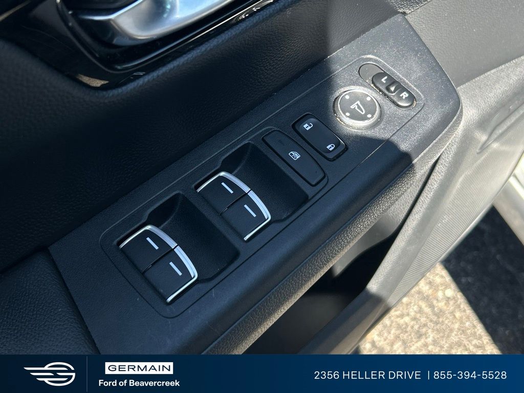 Used 2023 White Honda EX-L image 17