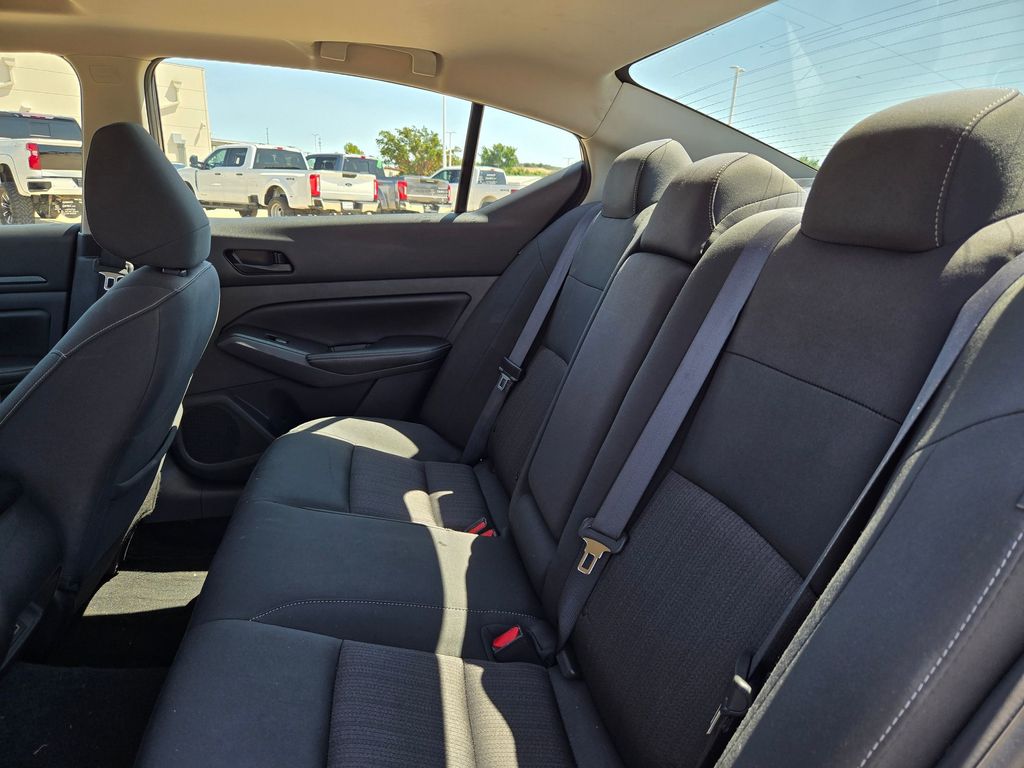 Used 2024 Nissan Altima Sedan