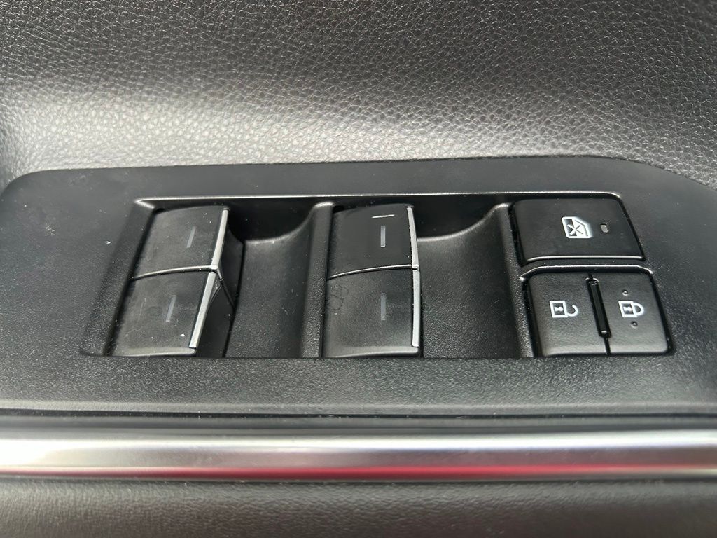 Thumbnail: 2024 Toyota Highlander - 18
