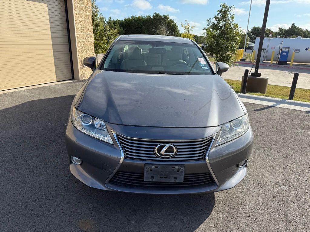 Thumbnail: 2015 Lexus ES - 2