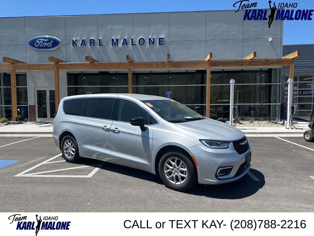 2024 Chrysler Pacifica Touring L FWD