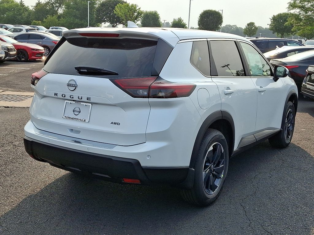 Thumbnail: 2026 Nissan Rogue - 4