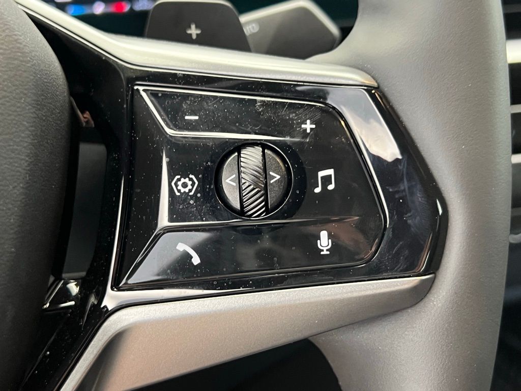 2024 BMW 5 Series 530i 18
