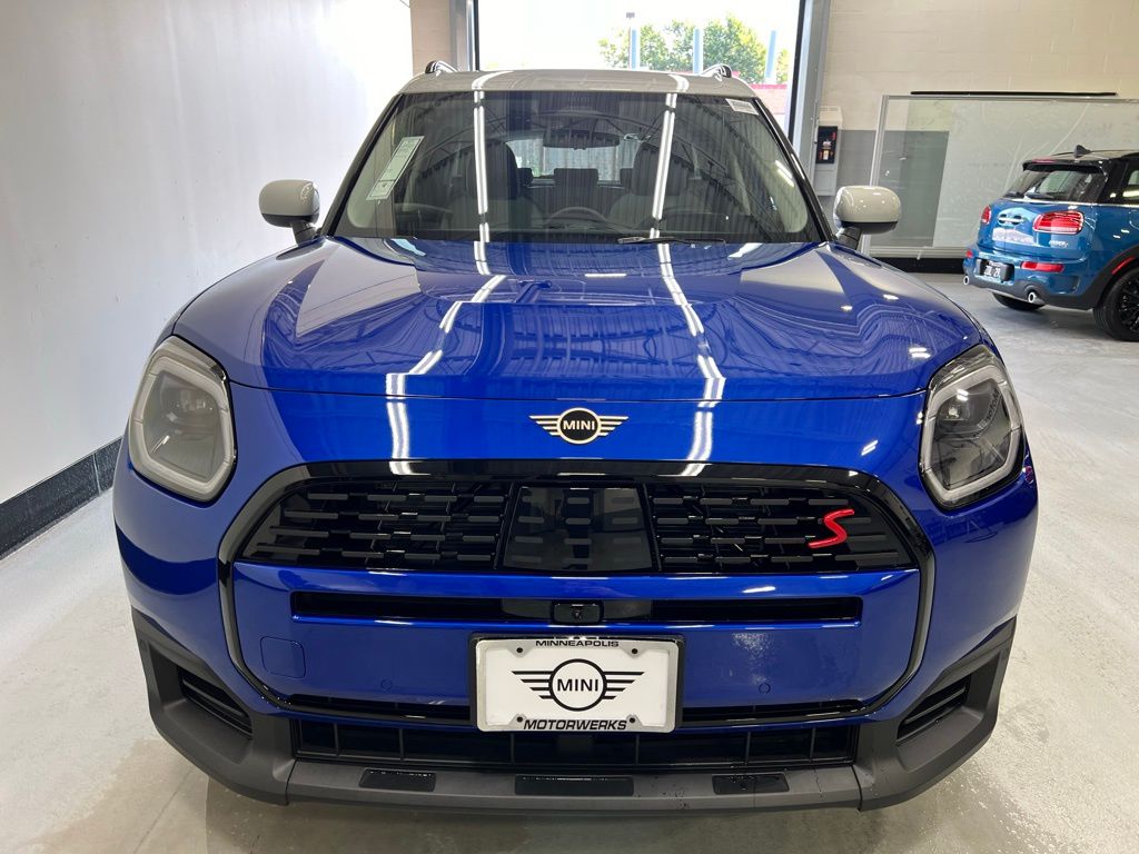 2025 MINI Cooper Countryman Base 2