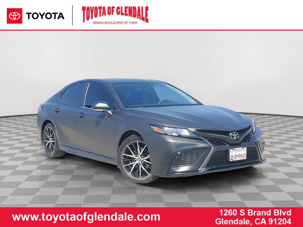 2024 Toyota Camry SE FWD