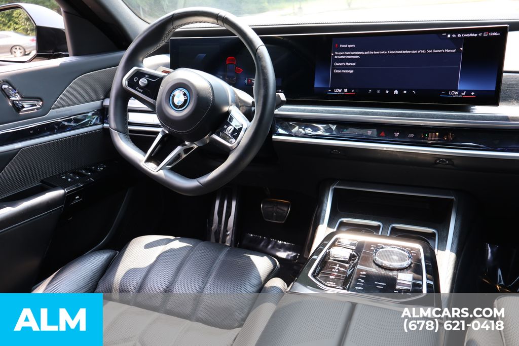 Used 2023 Black BMW xDrive60 image 28