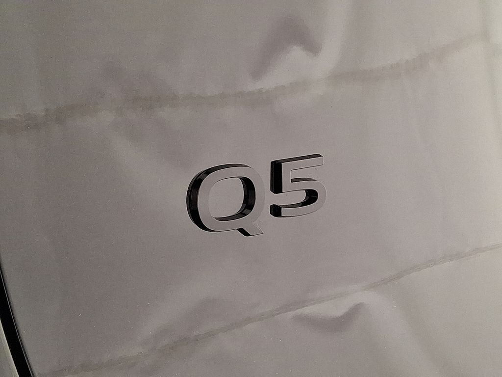 Thumbnail: 2025 Audi Q5 - 15