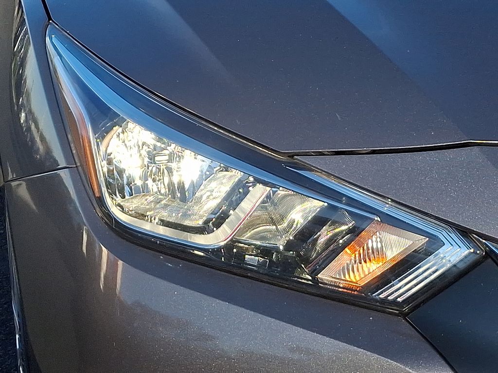 Thumbnail: 2021 Nissan Versa - 9