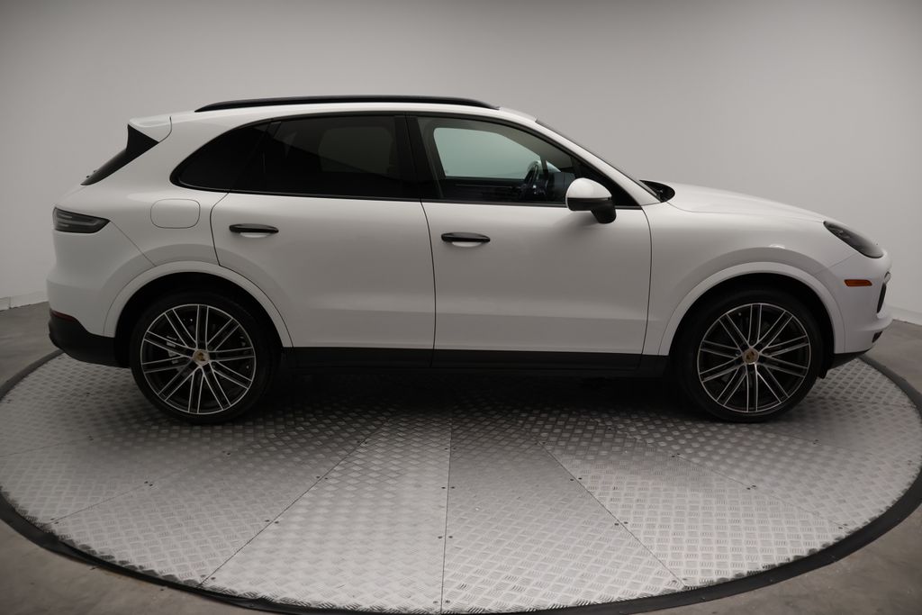 Thumbnail: 2023 Porsche Cayenne - 7
