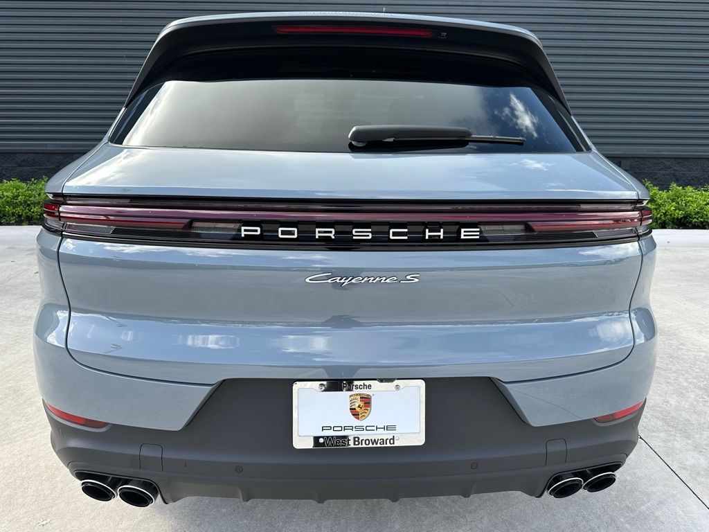 Thumbnail: 2025 Porsche Cayenne - 11