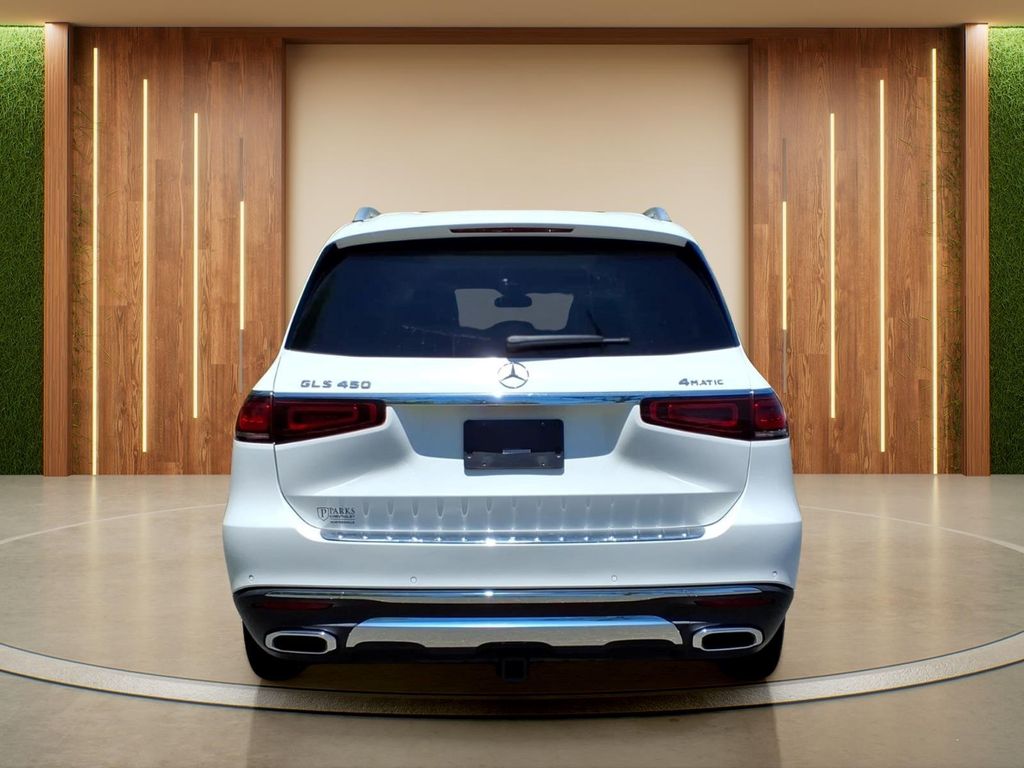 Mercedes-BenzGLS32