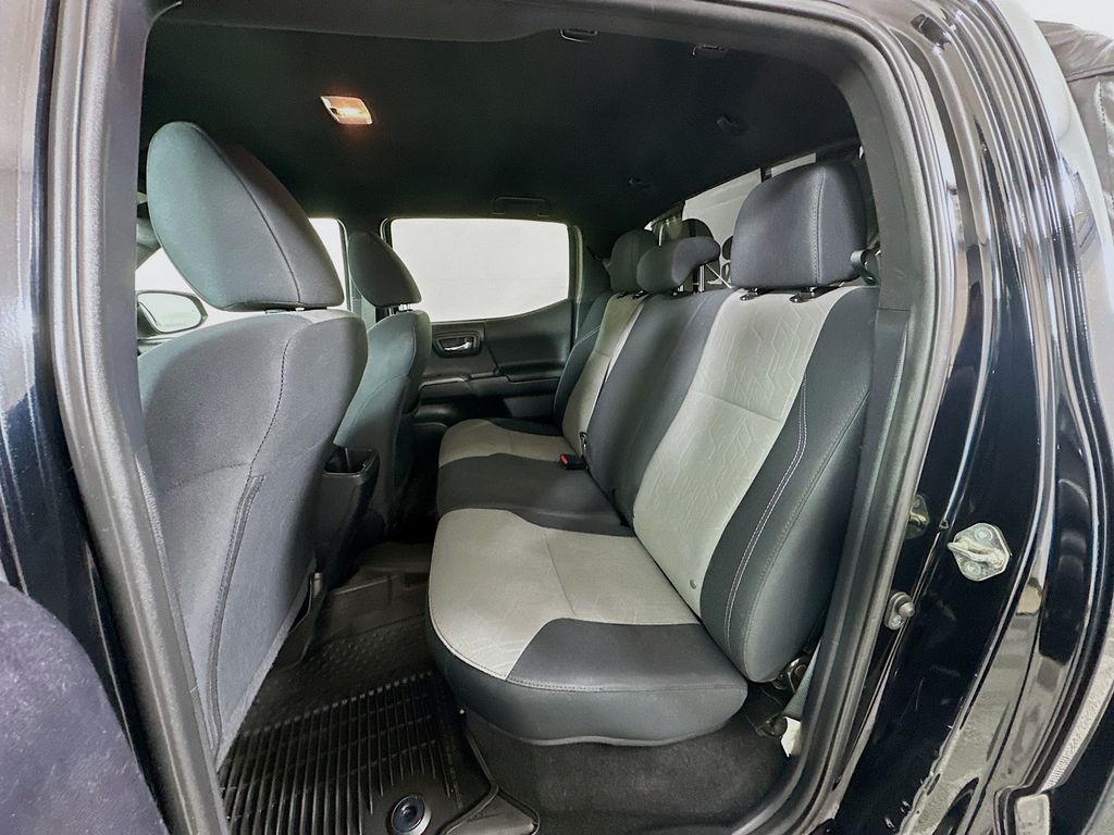 Thumbnail: 2020 Toyota Tacoma - 23