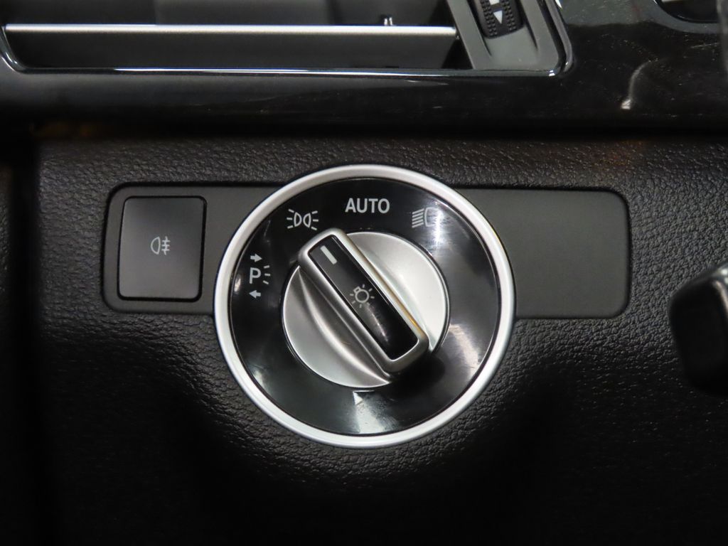 Thumbnail: 2013 Mercedes-Benz E-Class - 22