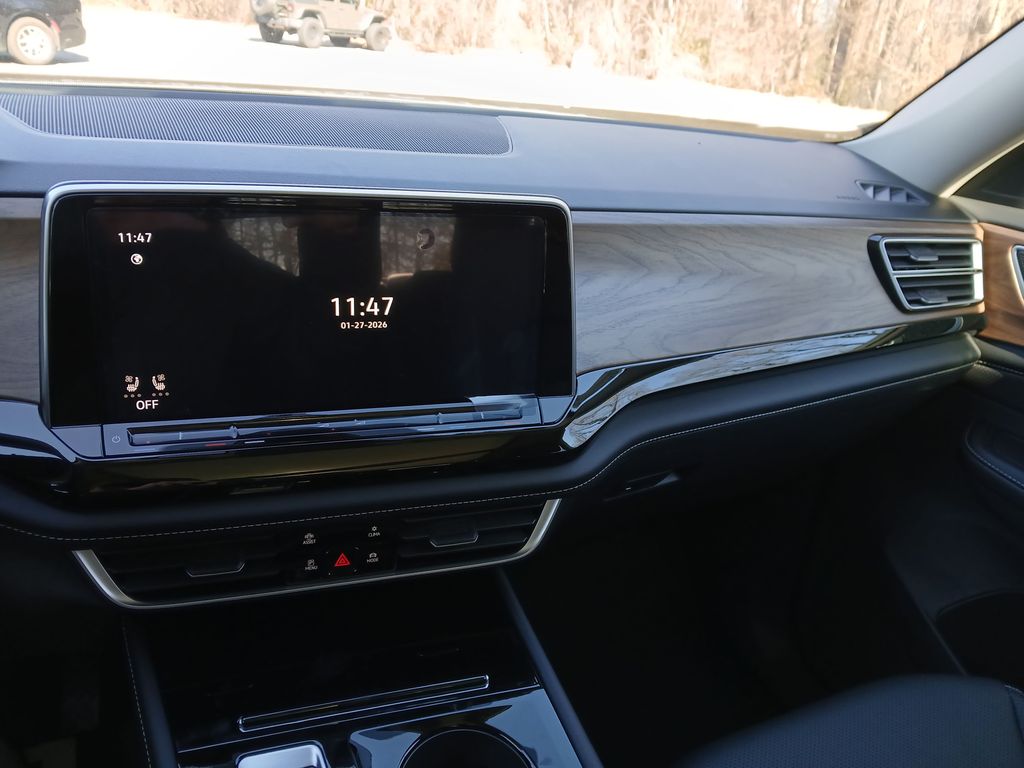 New 2026 White Volkswagen 2.0T SE w/Technology image 17