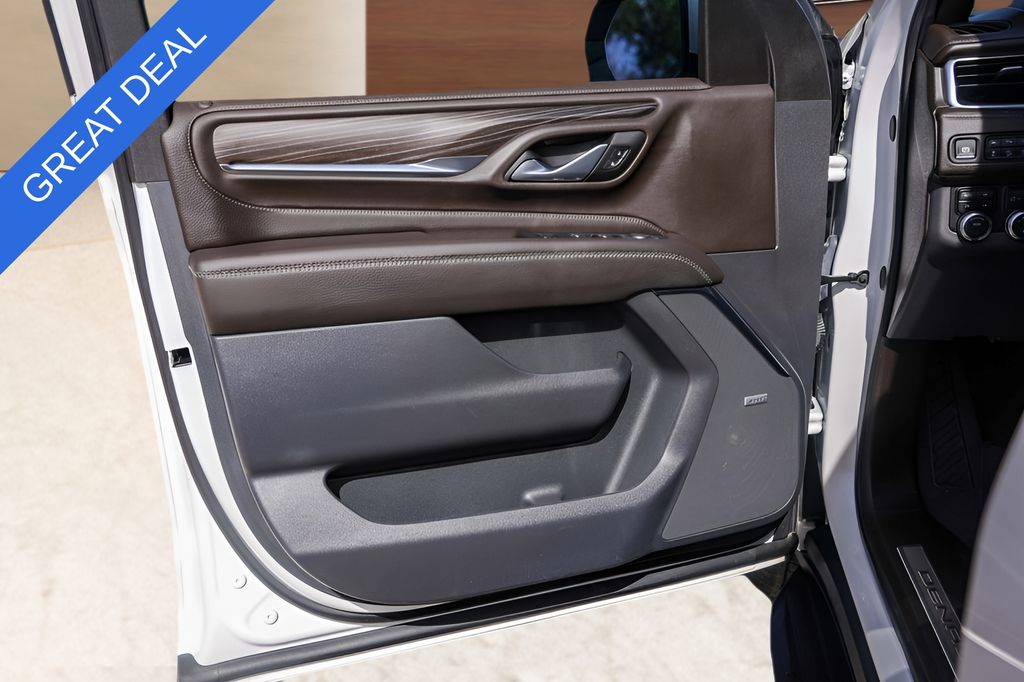 Used 2024 White GMC Denali image 25