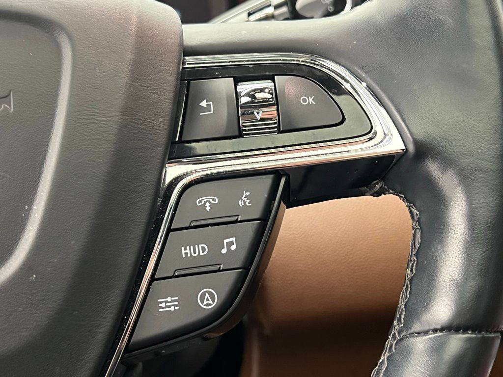 Thumbnail: 2024 Lincoln Navigator - 19