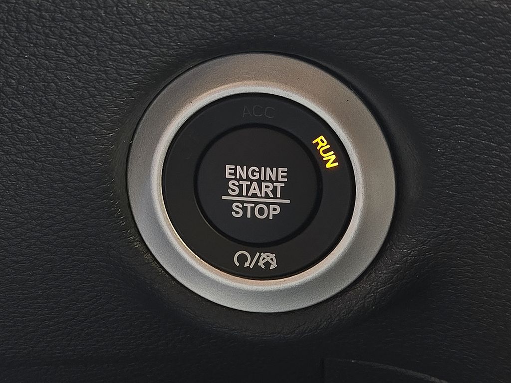 New 2026 Chrysler Pacifica For Sale in Farmington, AR