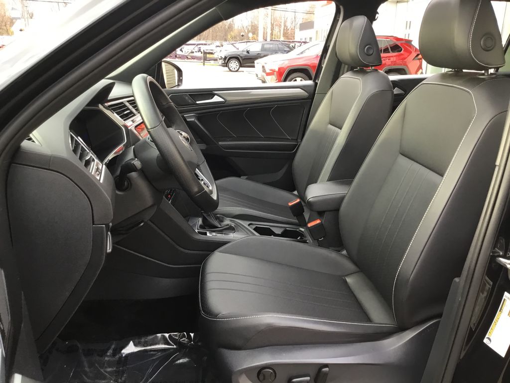 Thumbnail: 2024 Volkswagen Tiguan - 14