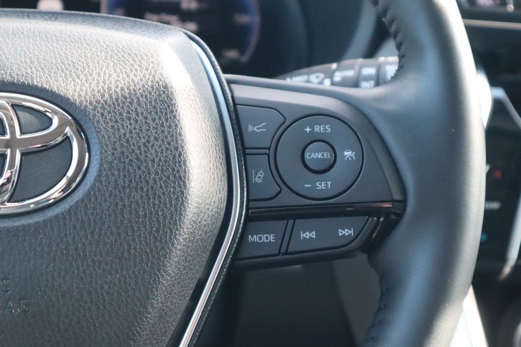 Thumbnail: 2024 Toyota Venza - 12