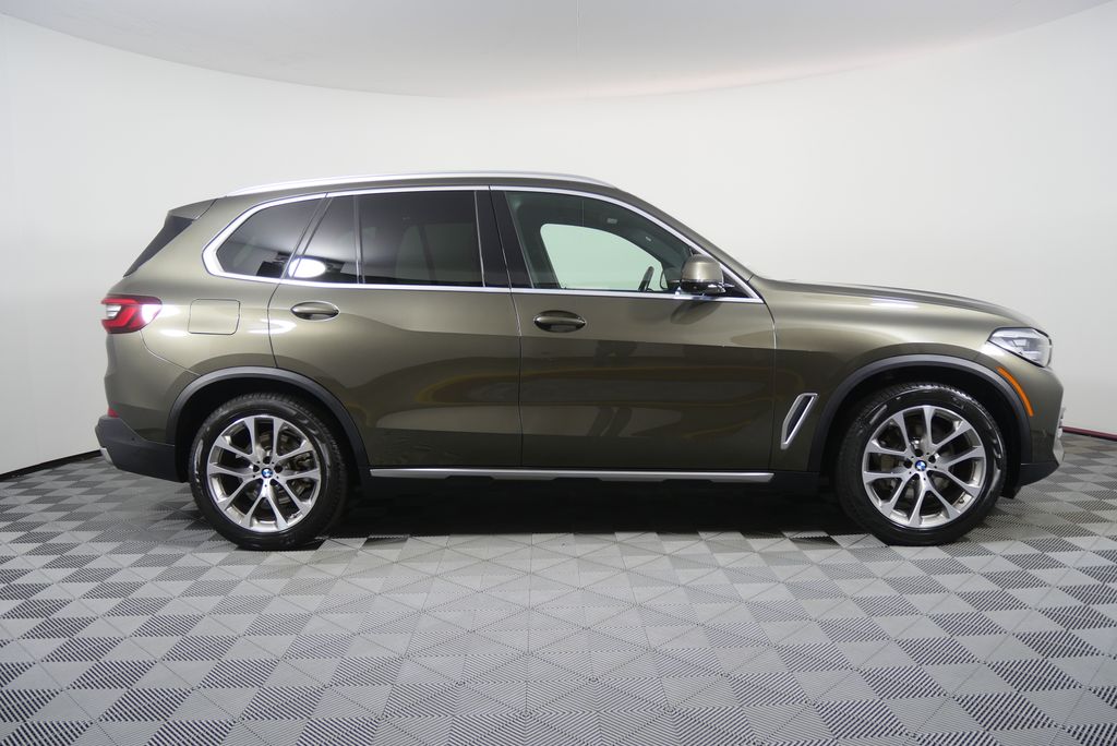 Thumbnail: 2021 BMW X5 - 2