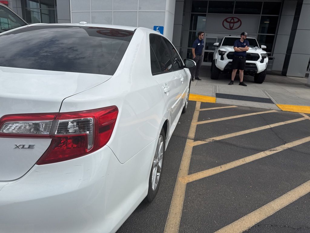 Thumbnail: 2013 Toyota Camry - 9