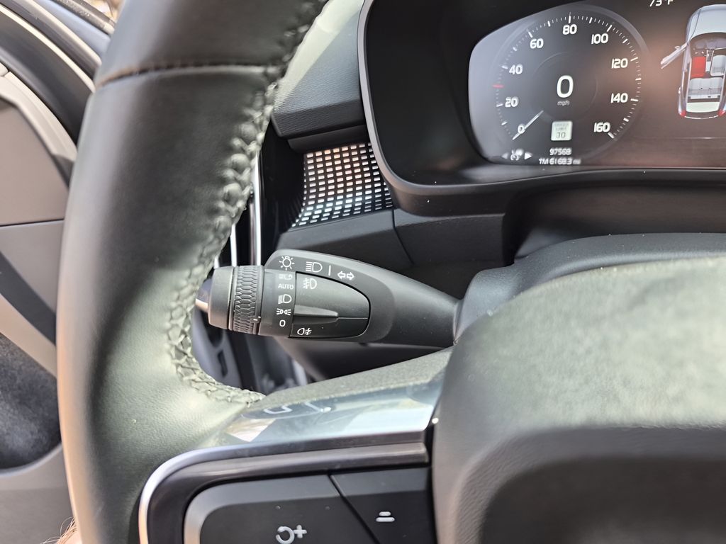 Used Car 2022 Volvo Xc40  R-design For Sale Under $20,000 In Austin, Texas