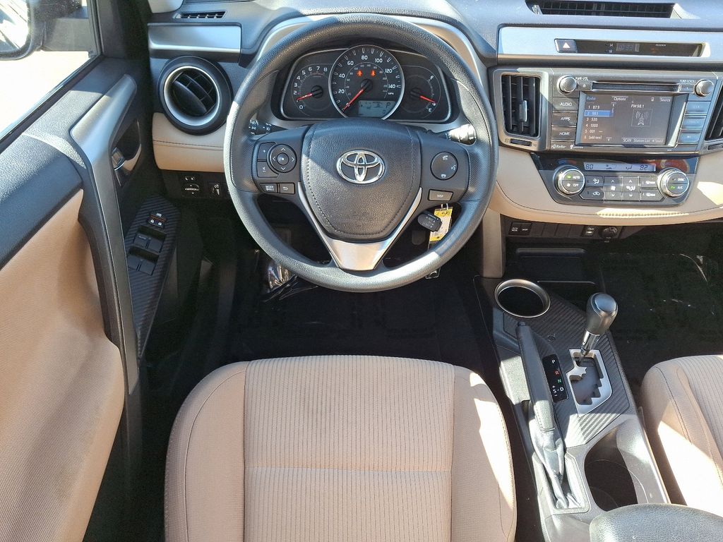 2014 Toyota RAV4 XLE 11