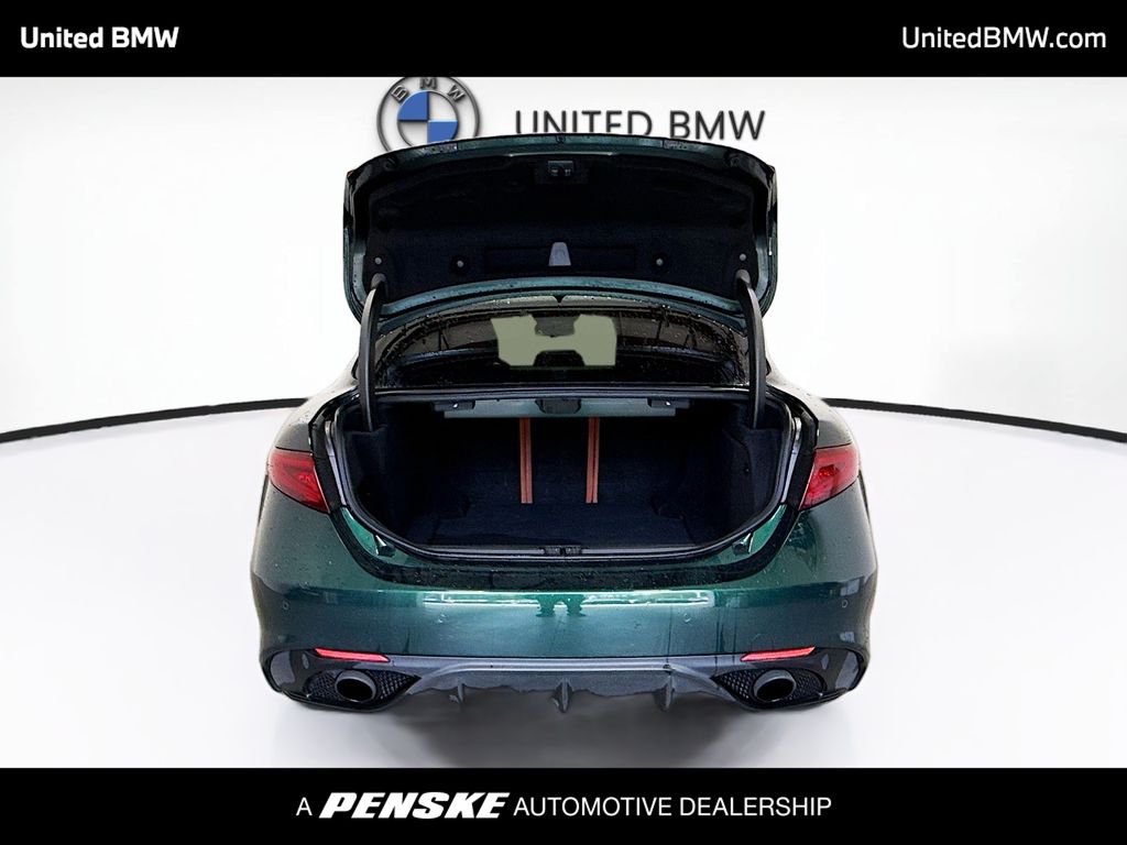 Thumbnail: 2020 Alfa Romeo Giulia - 13