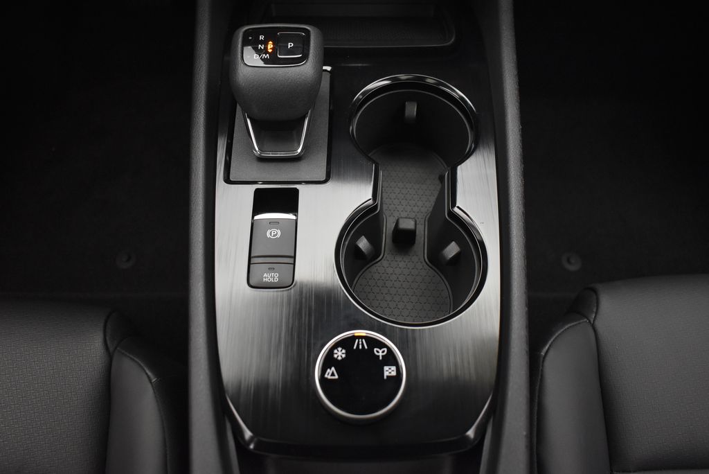 2022 Nissan Rogue SV 27
