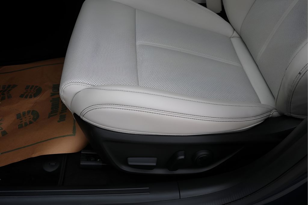 Used Car 2025 Genesis G70  2.5t For Sale Under $35,000 In Austin, Texas