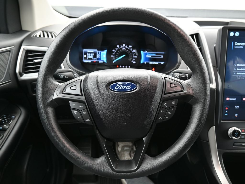 2023 Ford Edge SE