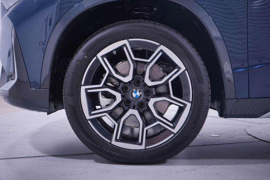 Thumbnail: 2026 BMW X1 - 2