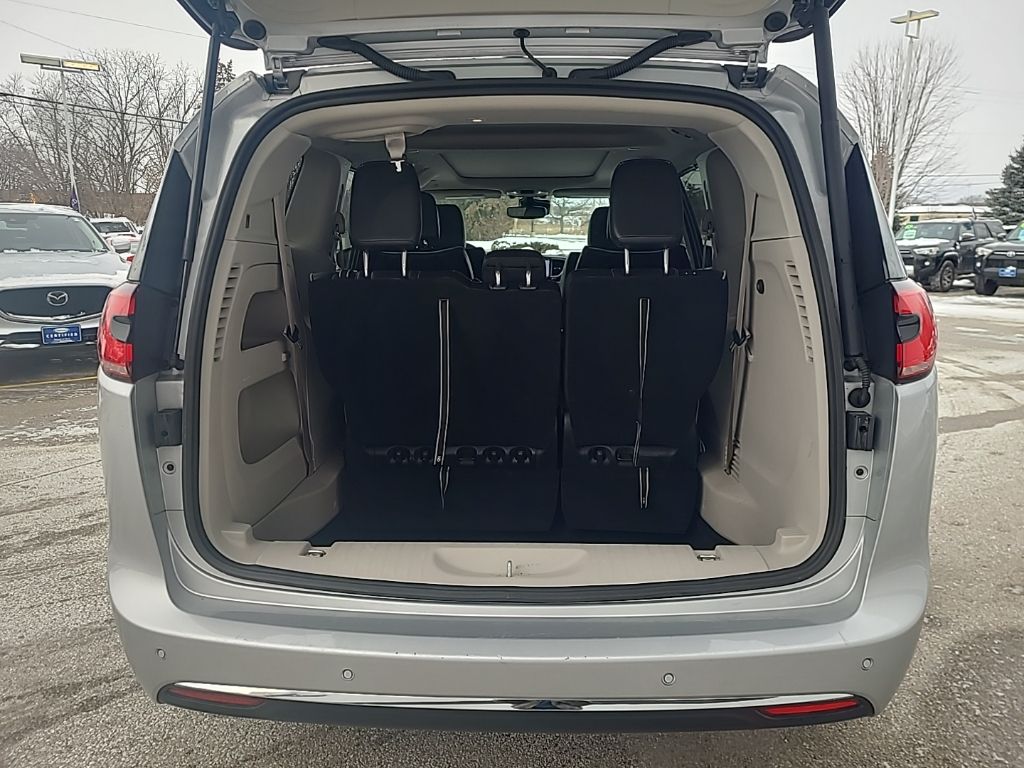 used 2024 Chrysler Pacifica car, priced at $35,773