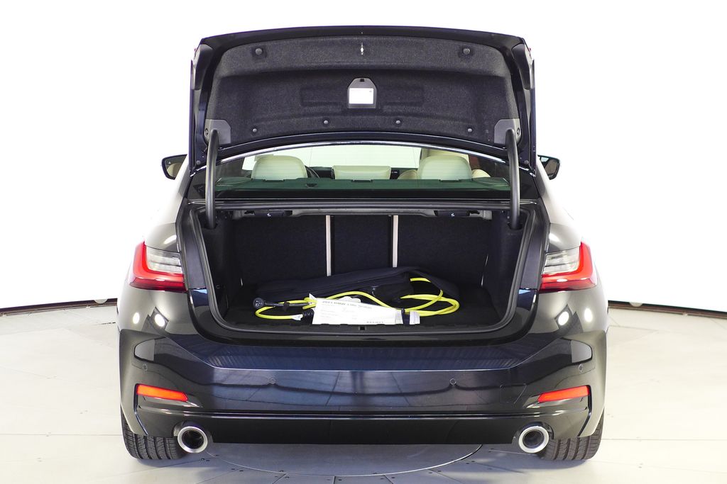 Thumbnail: 2023 BMW 3 Series - 10