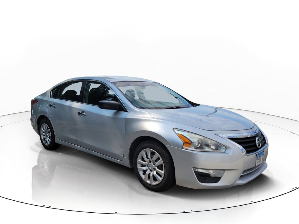 Brilliant Silver Metallic 2013 Nissan Altima Sedan Front-Wheel Drive Continuously Variable Transmission
