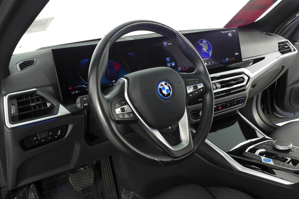 Thumbnail: 2024 BMW i4 - 31