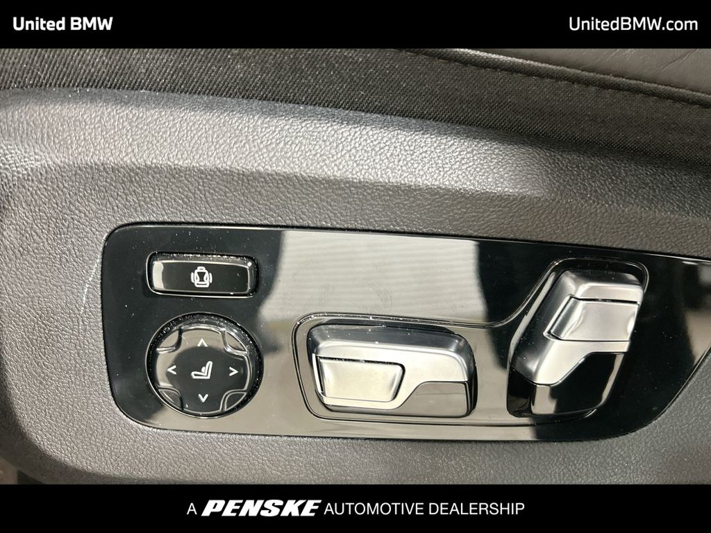 Thumbnail: 2025 BMW X7 - 12