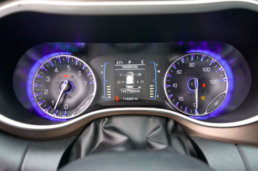 Used Car 2017 Chrysler Pacifica  Touring L For Sale Under $12,000 In Taylor, Texas