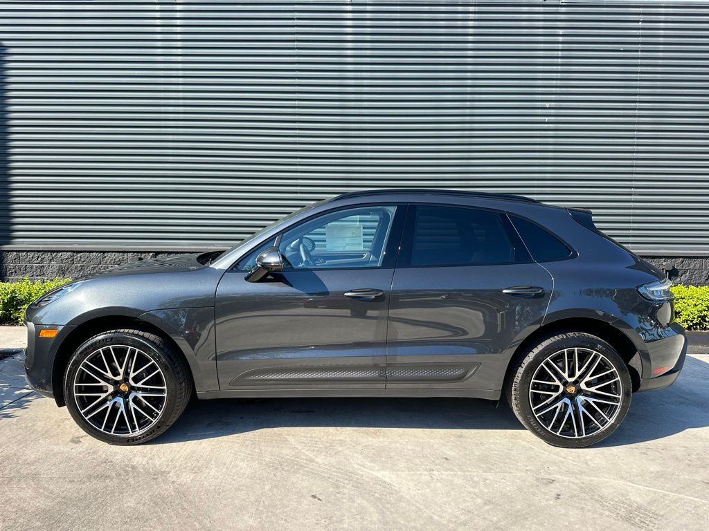 Thumbnail: 2026 Porsche Macan - 2