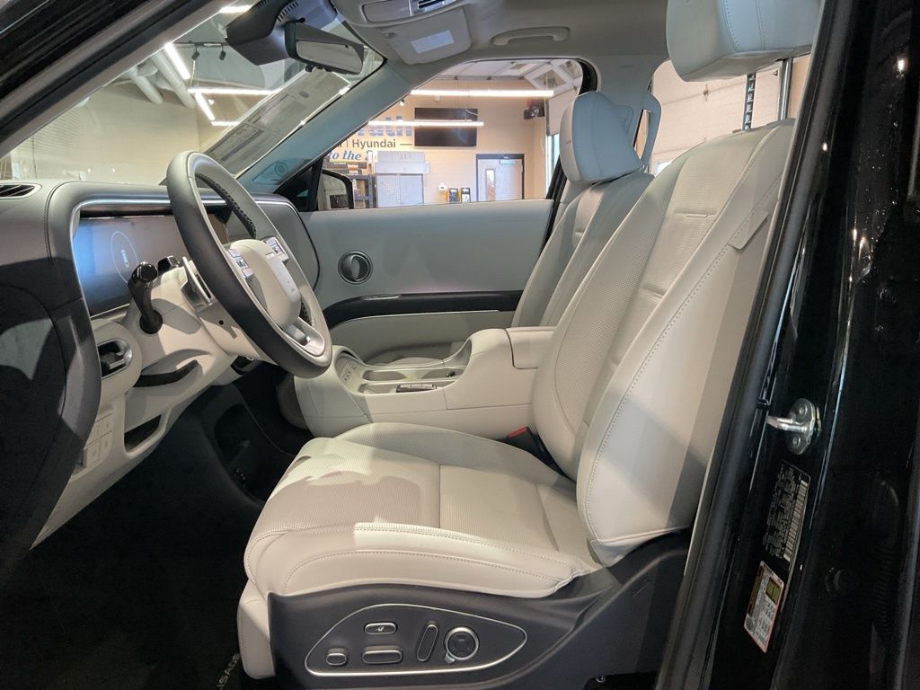 New 2026 Black Hyundai Calligraphy image 8