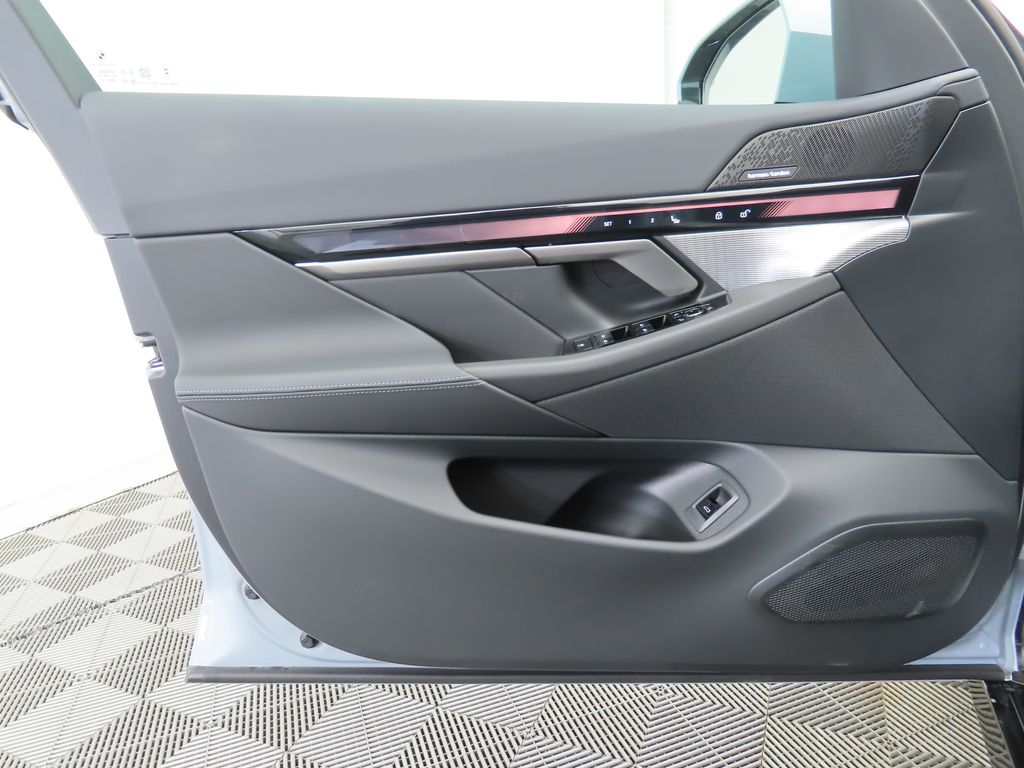 Thumbnail: 2026 BMW i5 - 24